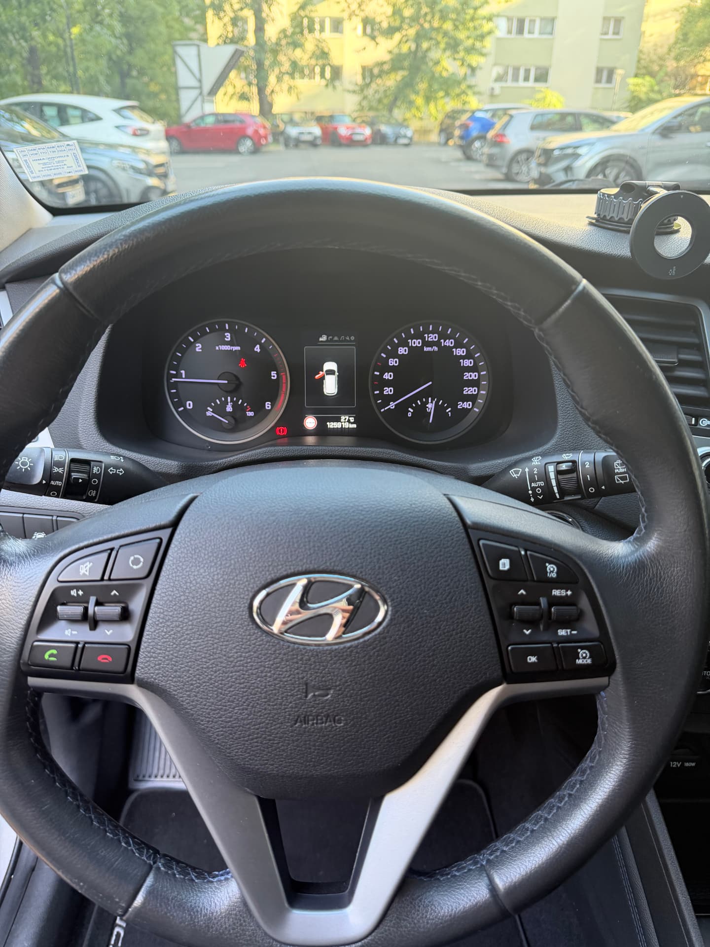 Hyundai Tucson 2016, diesel, cutie manuală, 126.000 km, LI Auto Sales București — bord