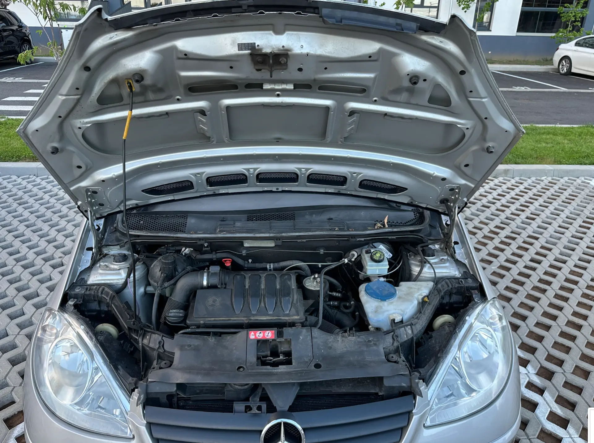 Mercedes-Benz A 180 CDI 2007, diesel, cutie manuală, 330.000 km, LI Auto Sales București — motor CDI