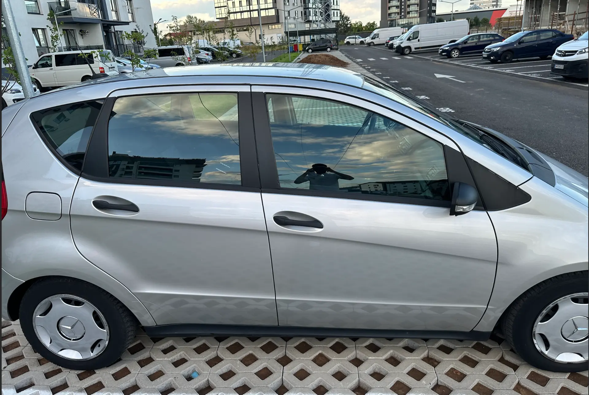 Mercedes-Benz A 180 CDI 2007, diesel, cutie manuală, 330.000 km, LI Auto Sales București — lateral