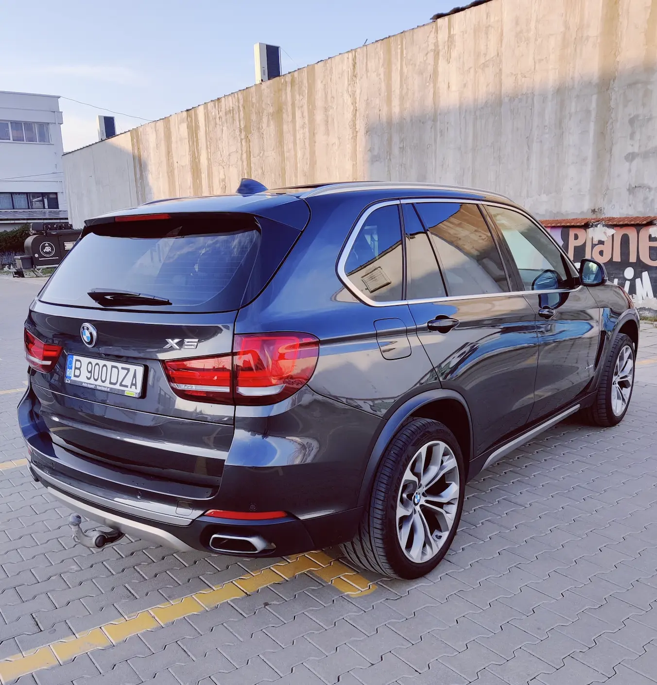 BMW X5 xDrive40e plug-in hybrid 2016, cutie automată, 105.000 km, LI Auto Sales București — spate