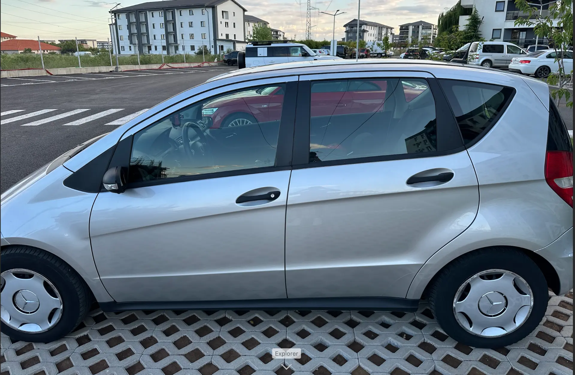 Mercedes-Benz A 180 CDI 2007, diesel, cutie manuală, 330.000 km, LI Auto Sales București — lateral dreapta