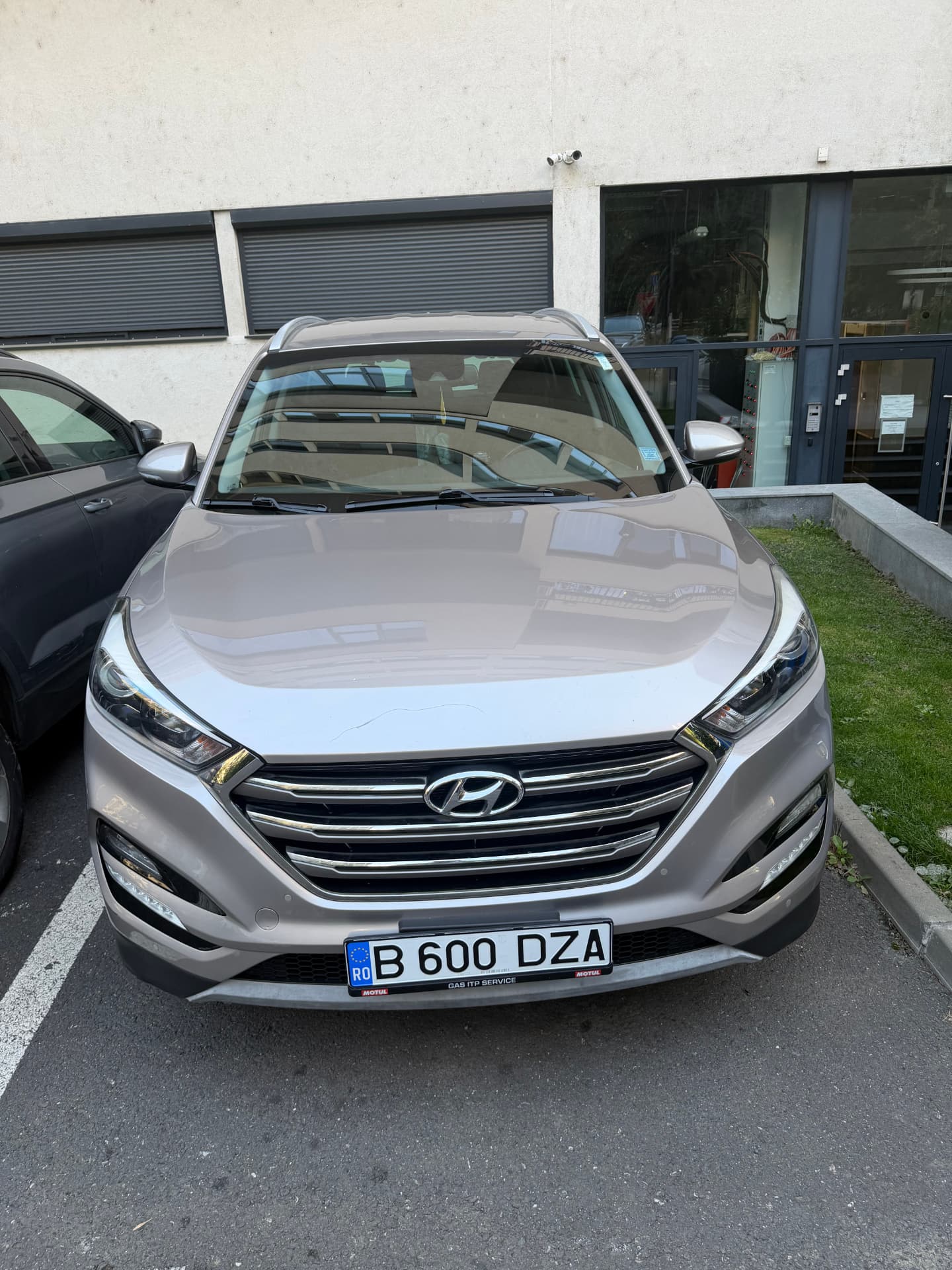 Hyundai Tucson 2016, diesel, cutie manuală, 126.000 km, LI Auto Sales București — față
