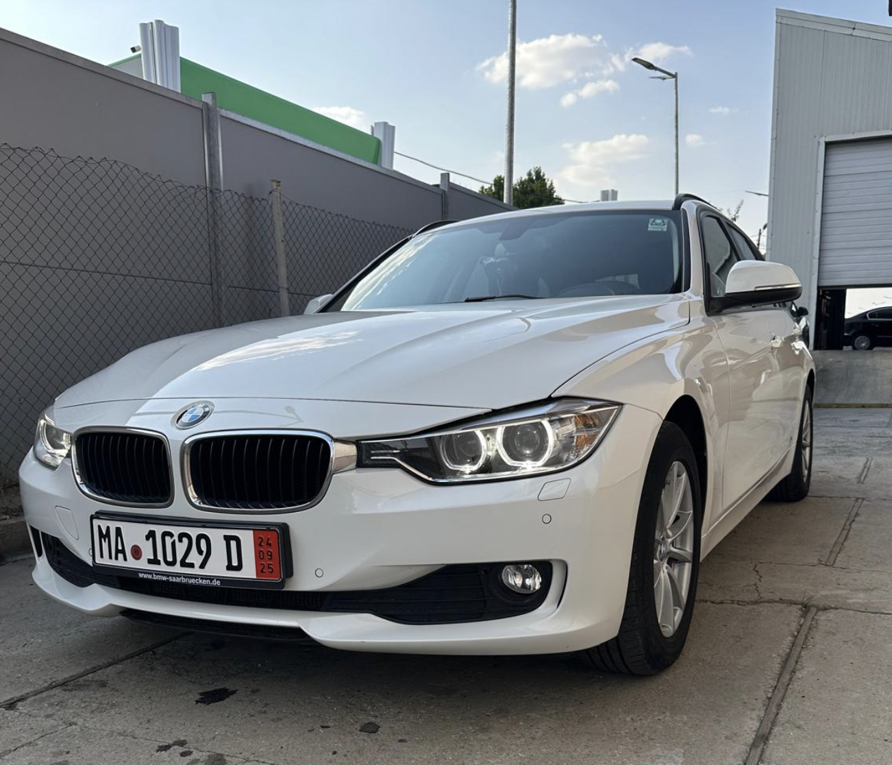 BMW 320d Touring 2014, diesel, cutie automată, 123.000 km, LI Auto Sales București — față trei sferturi