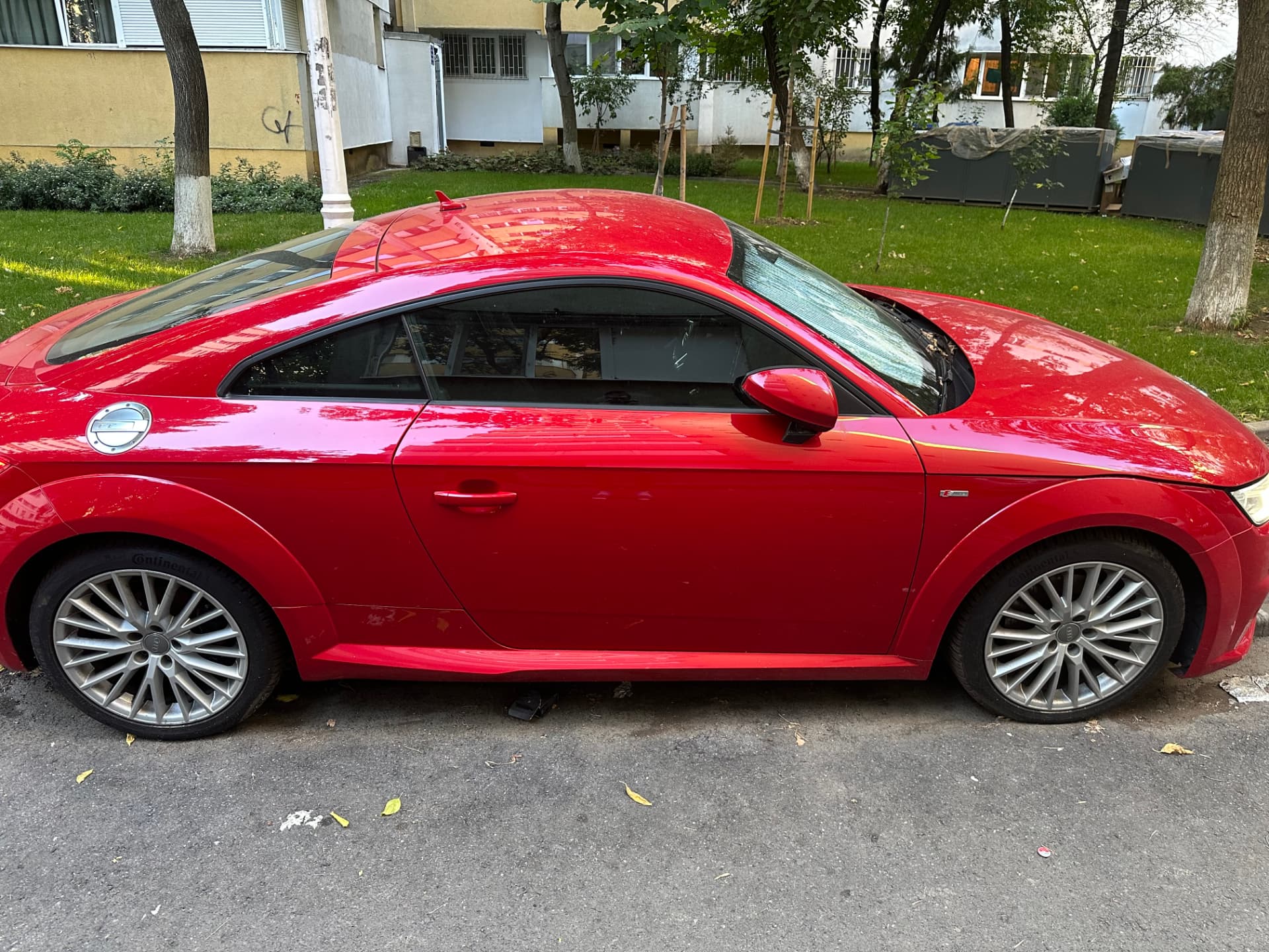 Audi TT Coupé S line 2016, benzină, cutie manuală, 210.000 km, de vânzare în București — lateral dreapta