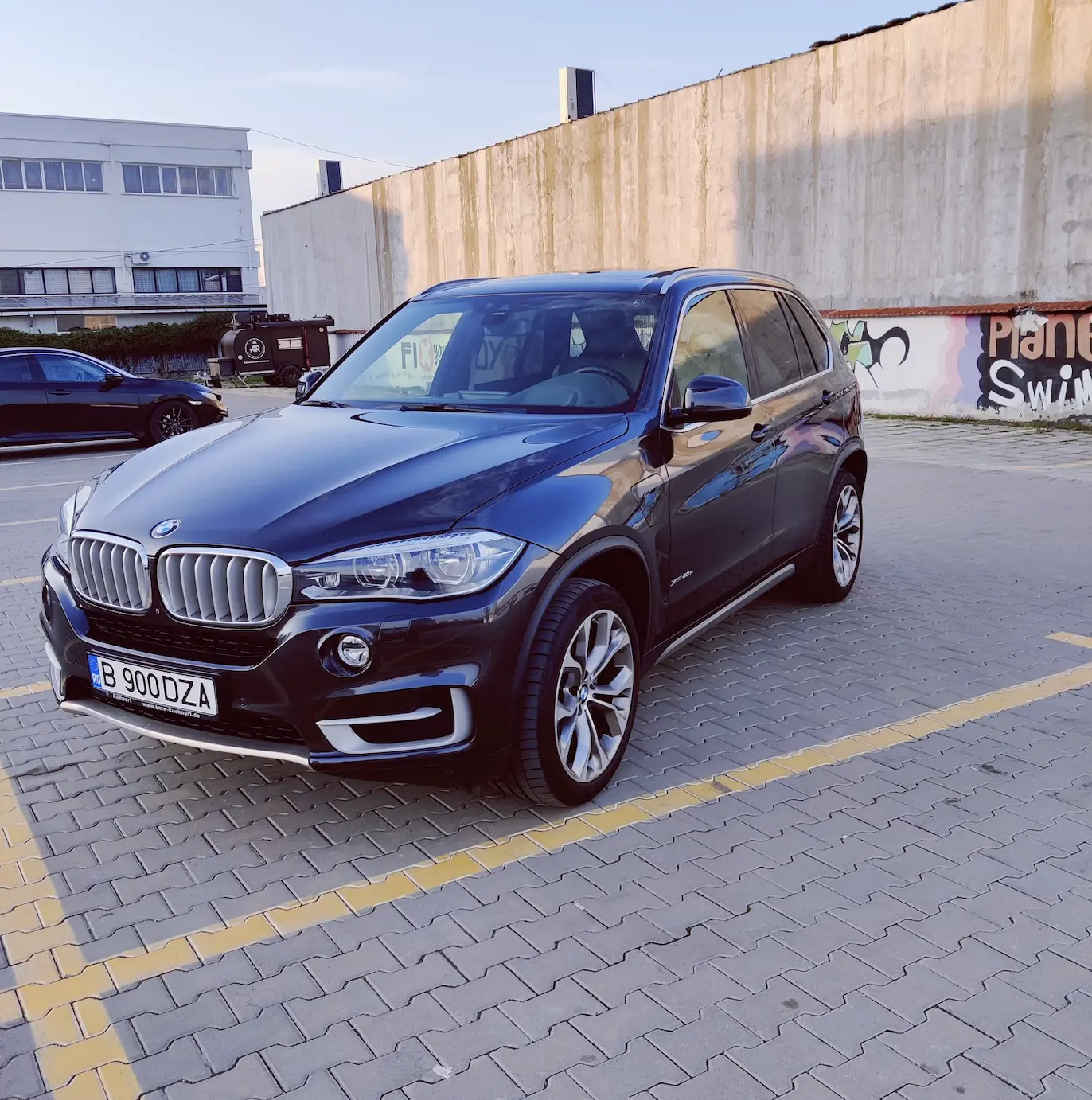 BMW X5 xDrive40e plug-in hybrid 2016, cutie automată, 105.000 km, LI Auto Sales București — față